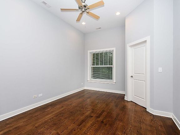 2nd image of 850 W Newport Ave #2FB