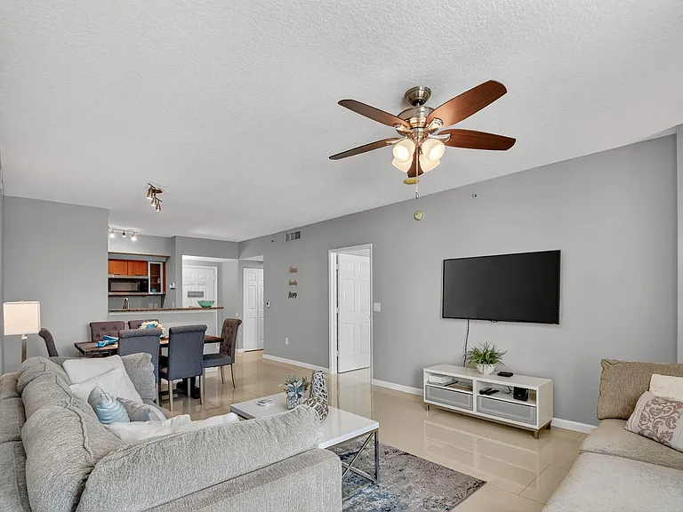 625 Casa Loma Blvd #306 — Photo 15