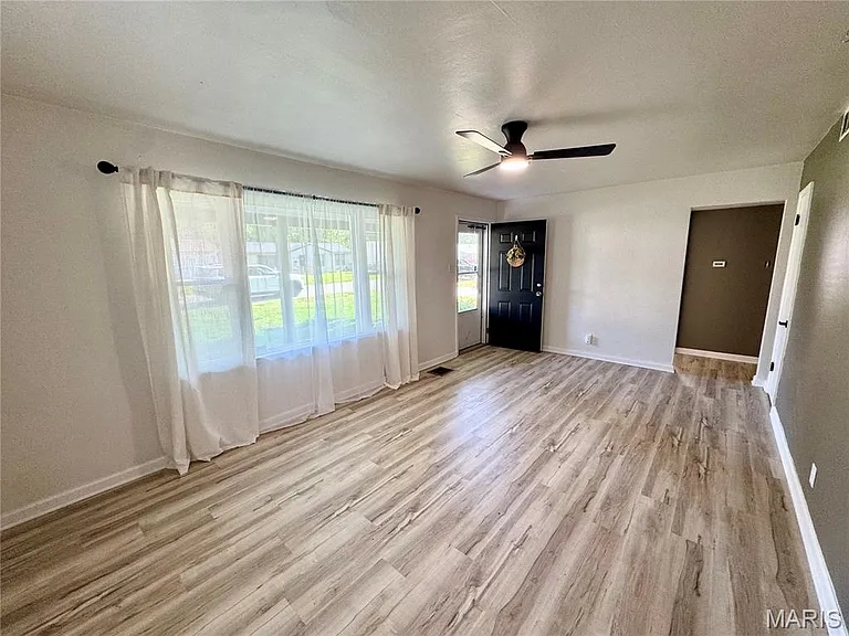 312 Joy Dr — Photo 9
