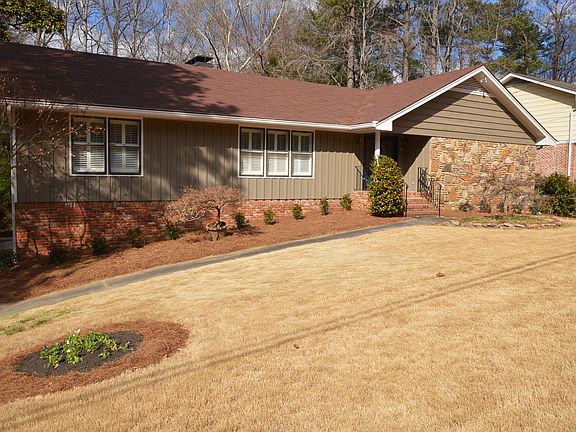 2nd image of 2860 Guinevere Dr