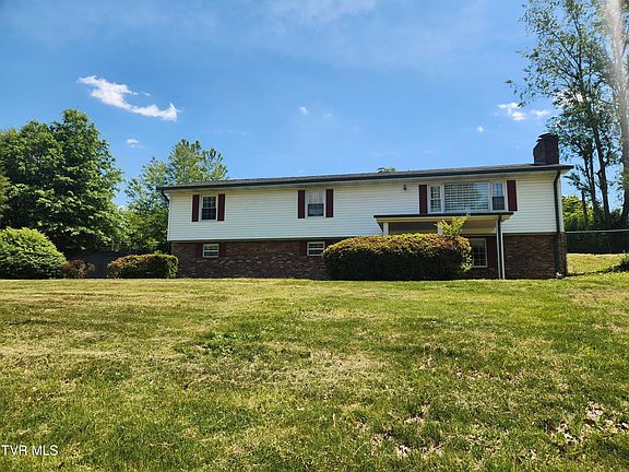 2nd image of 321 Valley Dr