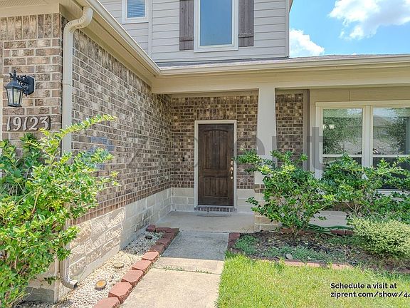 3rd image of 19123 Old Crow Ln