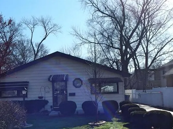 10721 S Natchez Ave, Worth, IL 60482