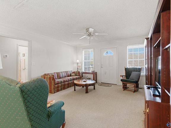 4th image of 62 Clyde Cir