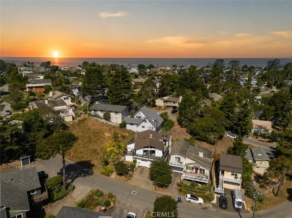 675 Huntington Rd, Cambria, CA 93428
