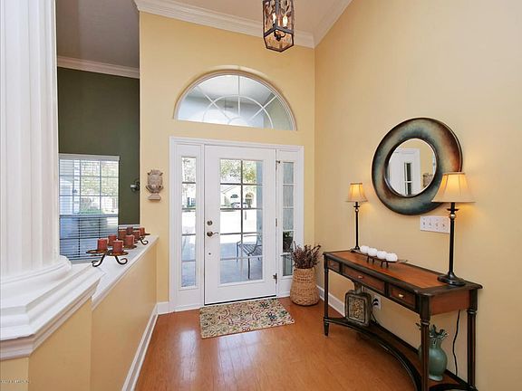 Spacious Foyer