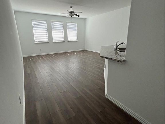 3rd image of 5900 Priory Dr