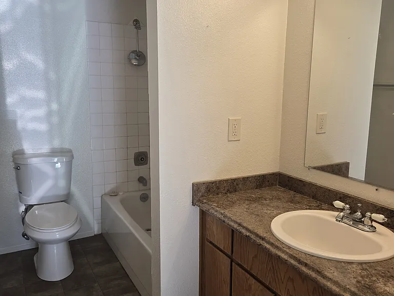 5240 15th Ave NE #401 — Photo 7