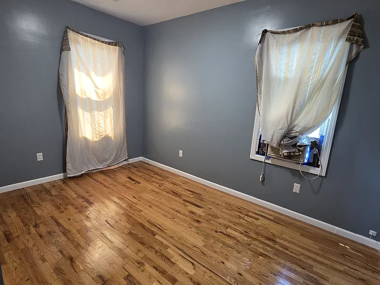 136 S 11th St #3 — Photo 6