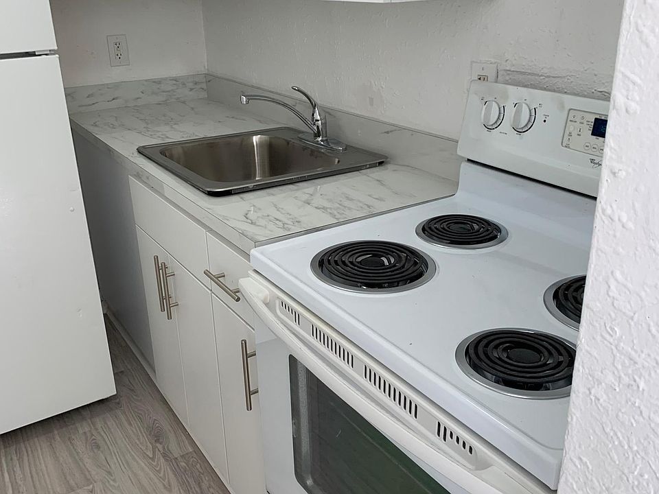 1st image of 1030 NW 6th Ave #B