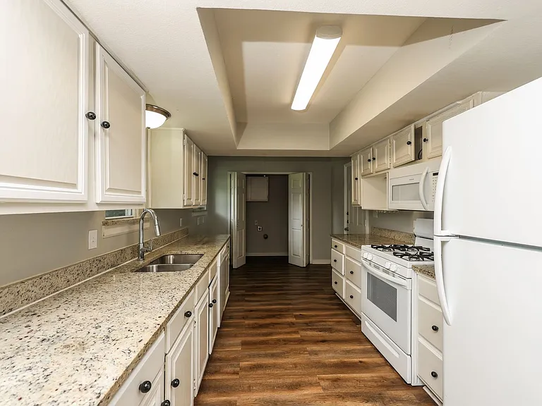 1754 E Red Bird Ln — Photo 9