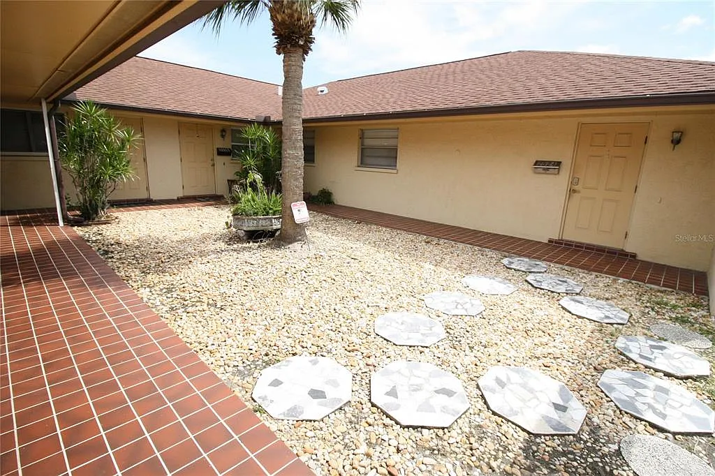 2 bed, 1.0 bath, 1000 sqft, $1,499 — Photo 2