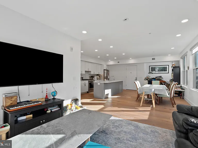1245 N Pierce St #9 — Photo 10