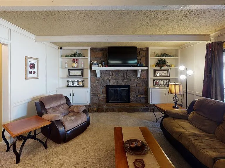 2408 W Boston St — Photo 15