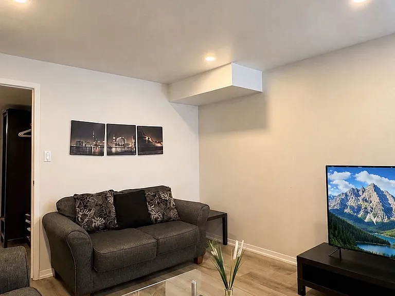 328 Woodsworth Rd #LOWER — Photo 6
