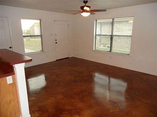 2nd image of 8024 W Elizabeth Ln #8026