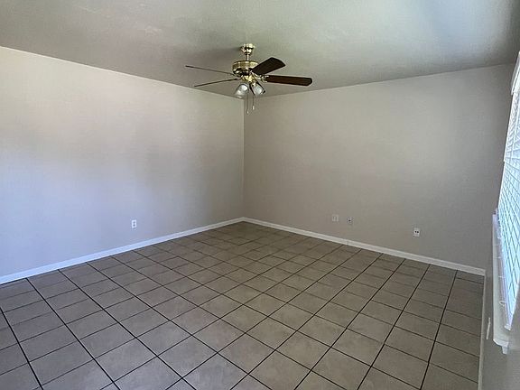 3rd image of 2805 Campbell Ln