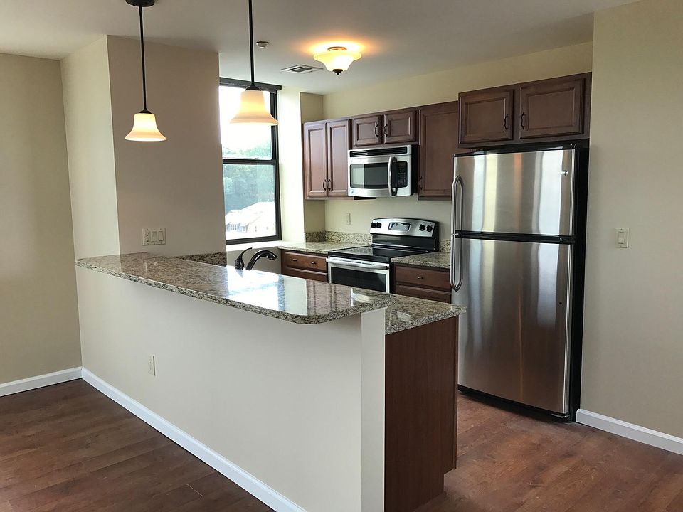 2nd image of 528 N New St APT 6