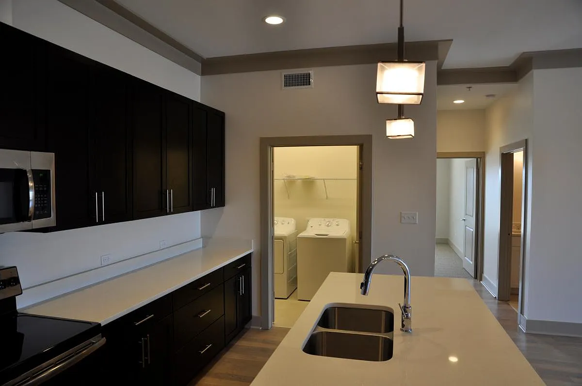 2 bed, 1510 sqft, $2,600 — Photo 3