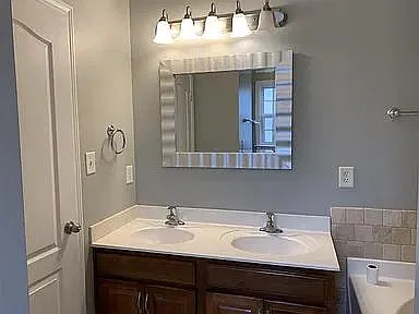 601 Station Square — Photo 3