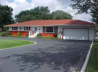 7706 W 89th Pl, Crown Point, IN 46307