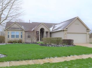 2414 Abbey Knoll Dr, Lewis Center, OH 43035