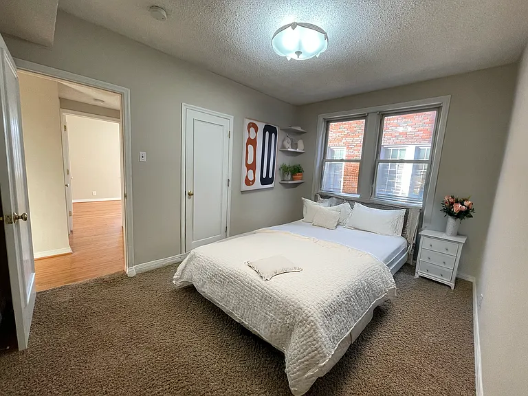 907 S Hanley Rd #7 — Photo 9