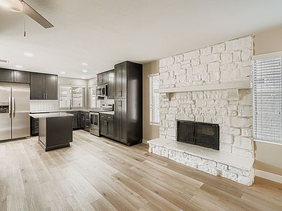 4th image of 17412 N 58th Ln