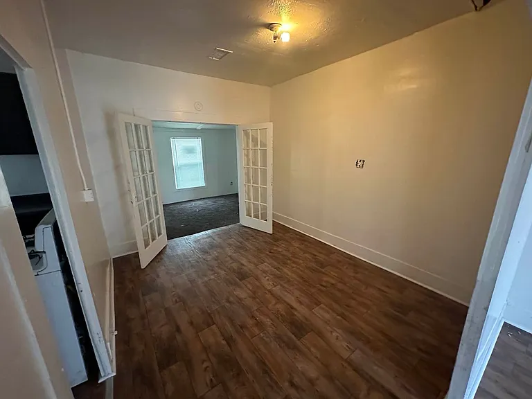 1221 Taylor St — Photo 3