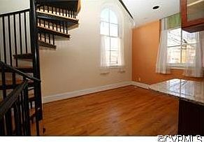 4th image of 9 E Clay St #U3