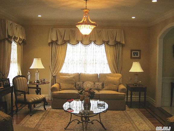 4th image of 90 Harrow Ln