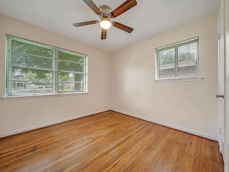 3702 Malone Dr — Photo 3