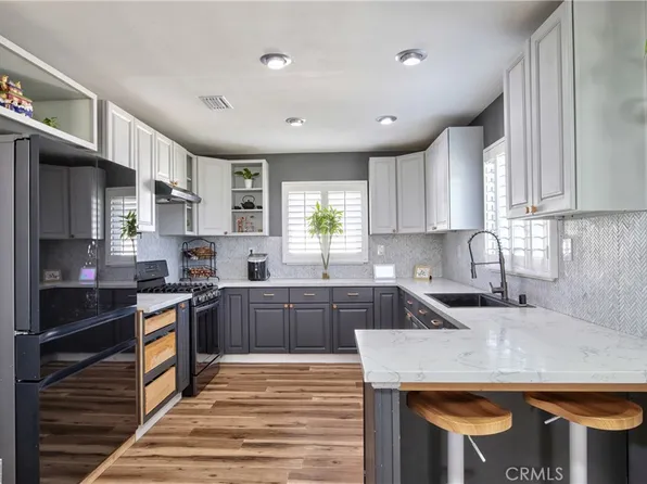 910 W Granada Ct, Ontario, CA 91762