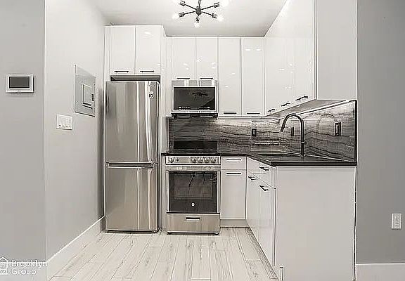 3rd image of 417 Kosciuszko St #1