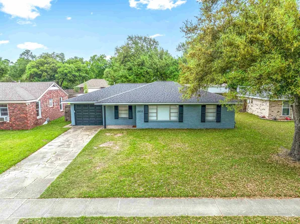 2503 Oak Cliff St, Lake Charles, LA 70607