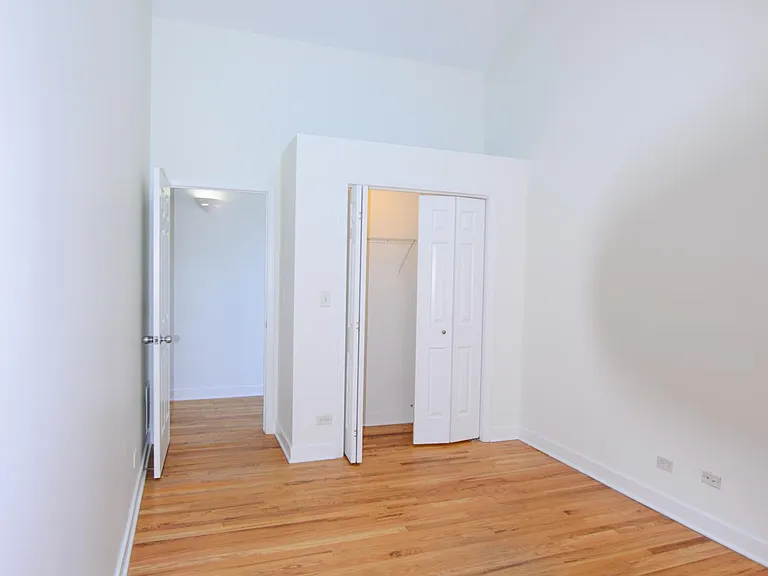 2334 W Harrison St #4 — Photo 14