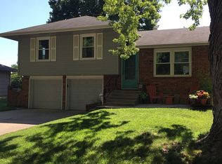 13605 Cambridge Ave, Grandview, MO 64030