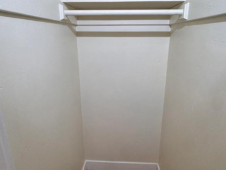 126 Margaret Ave — Photo 32