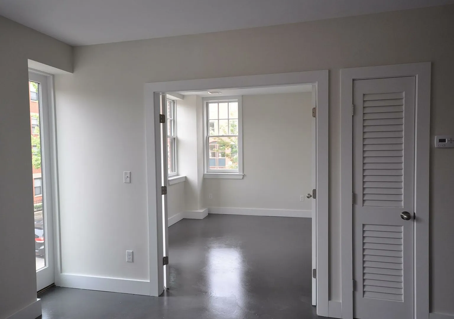 No Brokers Fee. Massive Unit in South End Central Heat/AC, In-Unit Washer and Dryer, Parking for ... — Photo 4