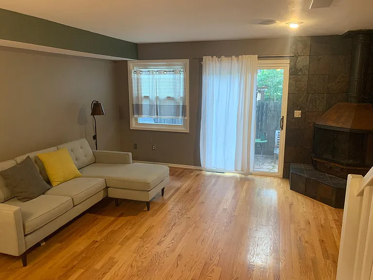 1039 Maxwell Ave #2.0 — Photo 4