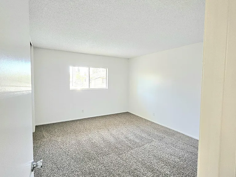 AMBERWOOD APARTMENTS — Photo 19