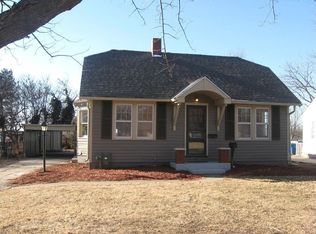 1526 S Dodgion Ave, Independence, MO 64055