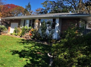 7 Kirby Ln, Commack, NY 11725