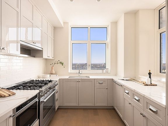 3rd image of 100 Claremont Ave APT 31C