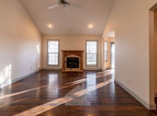 610 E Current Cir, Ozark, MO 65721