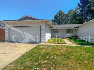 232 NE Cedar Ave #B, College Place, WA 99324