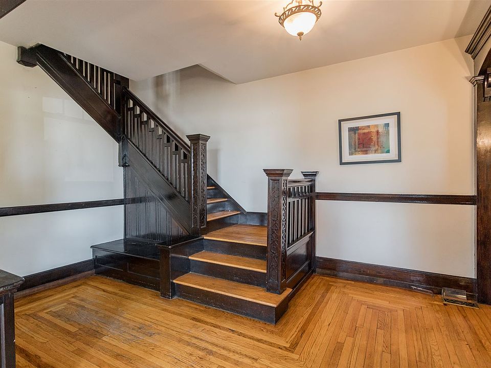 249WGrandBlvd-103