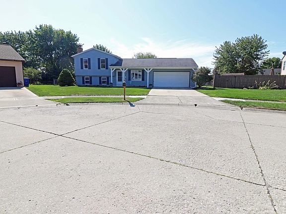 3rd image of 170 Candleberry Ct