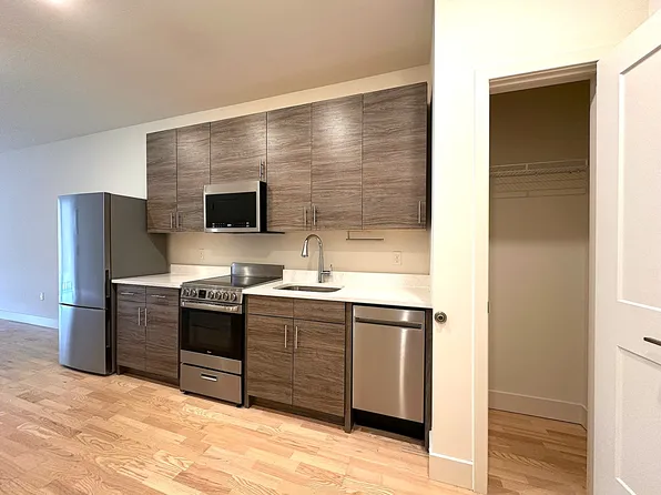 400 Claremont Avenue image 57 of 130