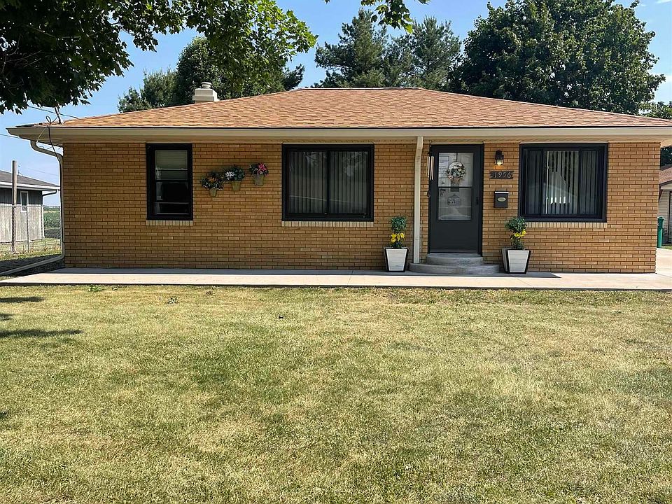1956 Dr, Galesburg, IL 61401 Zillow